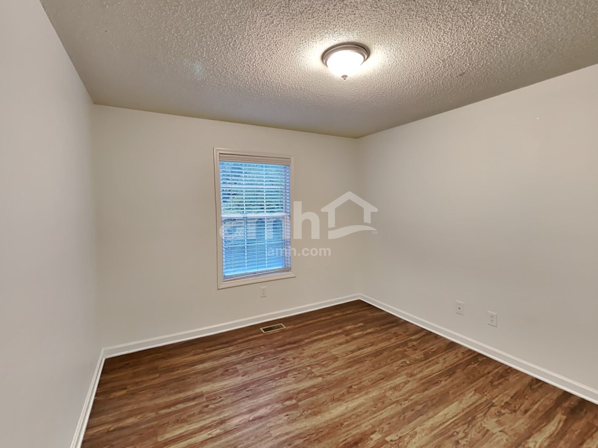 Building Photo - 2062 Spicers Ln