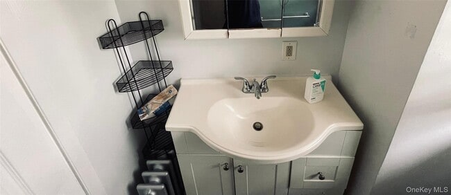 Building Photo - 276 Benson Ave