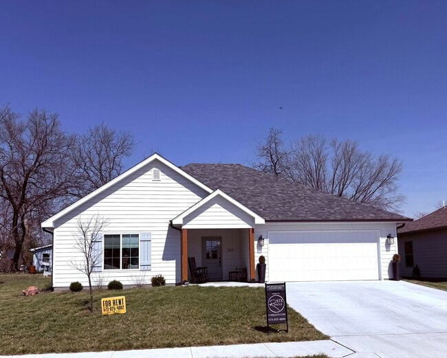 Building Photo - 7671 N Rainbow Dr