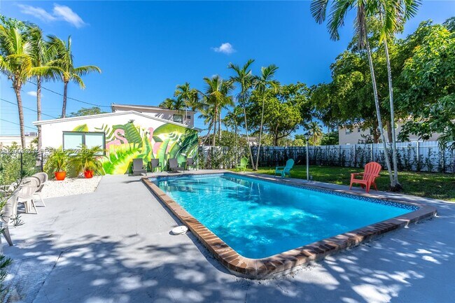 Building Photo - 12344 NE 9th Ave