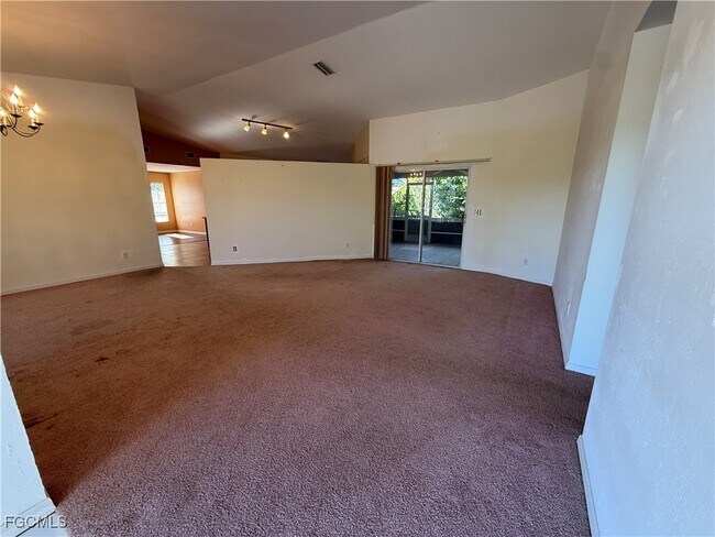Building Photo - 132 Dania Cir