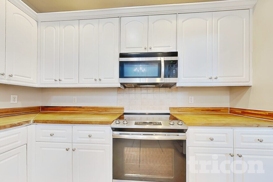 Building Photo - 4606 Logans Way