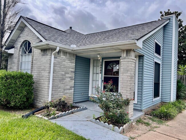 Building Photo - 15543 Scenic Haven Dr