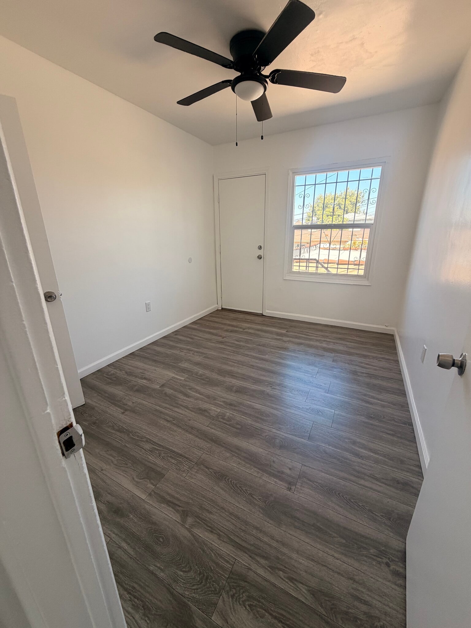 Building Photo - 760 1/2 S Hillview Ave