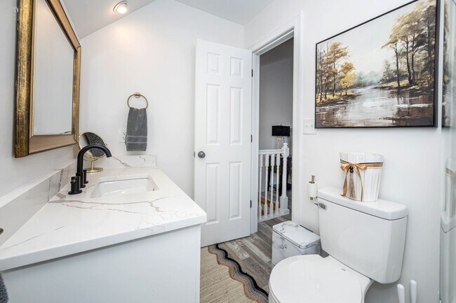 Building Photo - 1102 Stanfield Point Rd