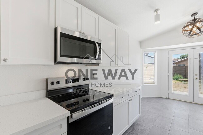 Building Photo - 4622 E Summerhaven Dr