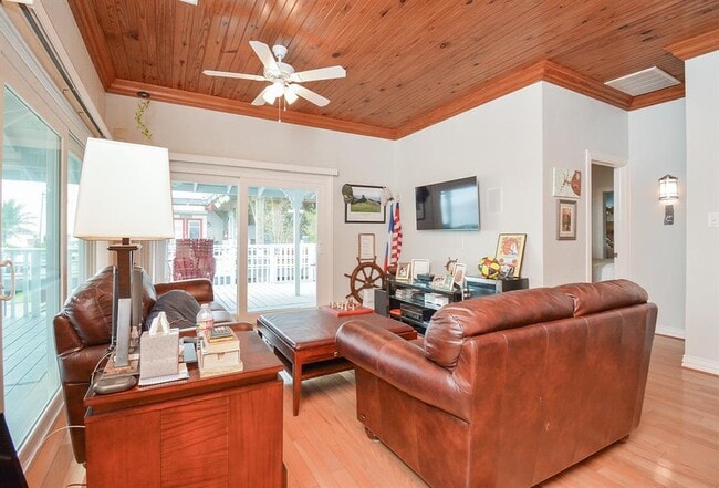 Building Photo - 400-1/2 4th St