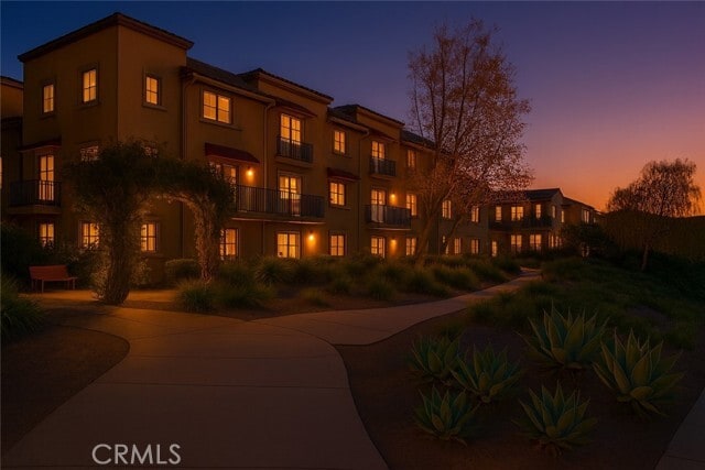 Building Photo - 2700 E Chaucer St