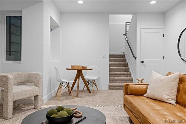 Building Photo - First Month on Us!  Gorgeous Contemporary ...
