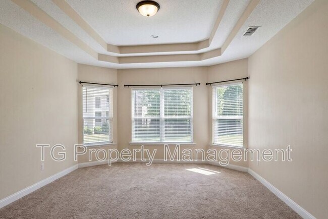 Building Photo - 157 Cloisterbane Dr