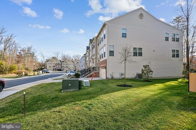 Building Photo - 7523 Holly Ridge Dr