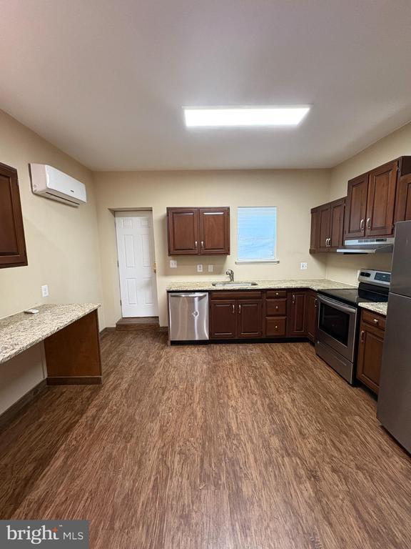 Building Photo - 1707 N Patterson Park Ave