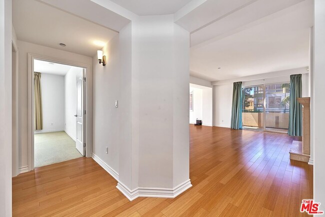 Building Photo - 2230 S Bentley Ave