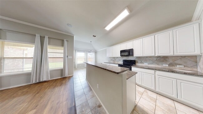 Building Photo - 3101 Buckthorn St