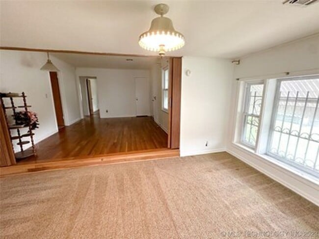 Building Photo - Quaint and Refreshed Bungalow in Joe Louis Addition