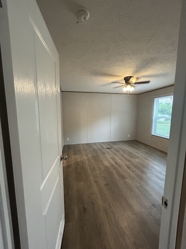 Building Photo - 206 Angel Ct