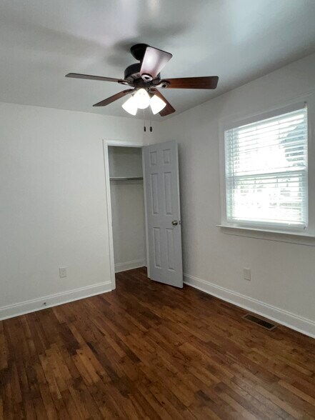 Building Photo - 1013 Allen St