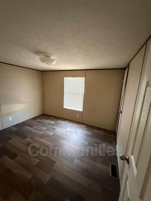 Building Photo - 3160 Dunn St