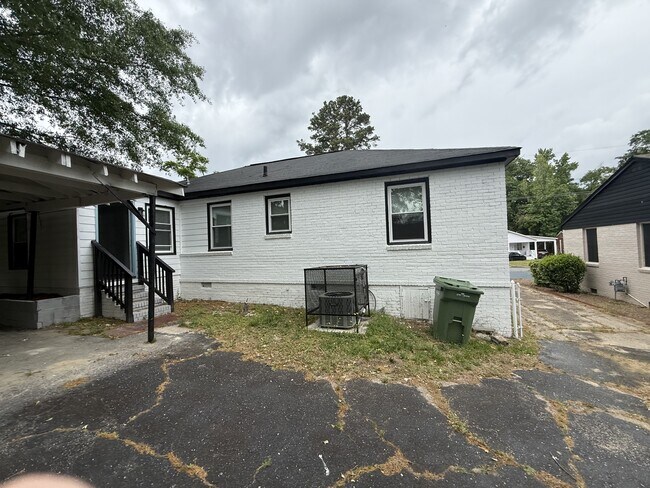 Building Photo - 2822 E Wynnton Ln