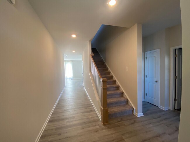 Building Photo - 6015 Weddington Pointe Dr