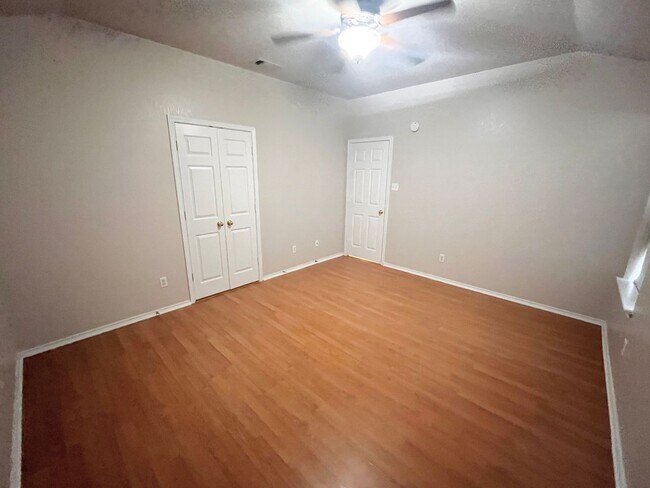 Building Photo - NEW IN MANAGEMENT - AVAILABLE NOW