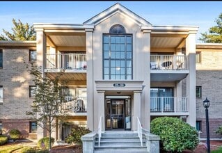 Building Photo - 15 Bourbon St