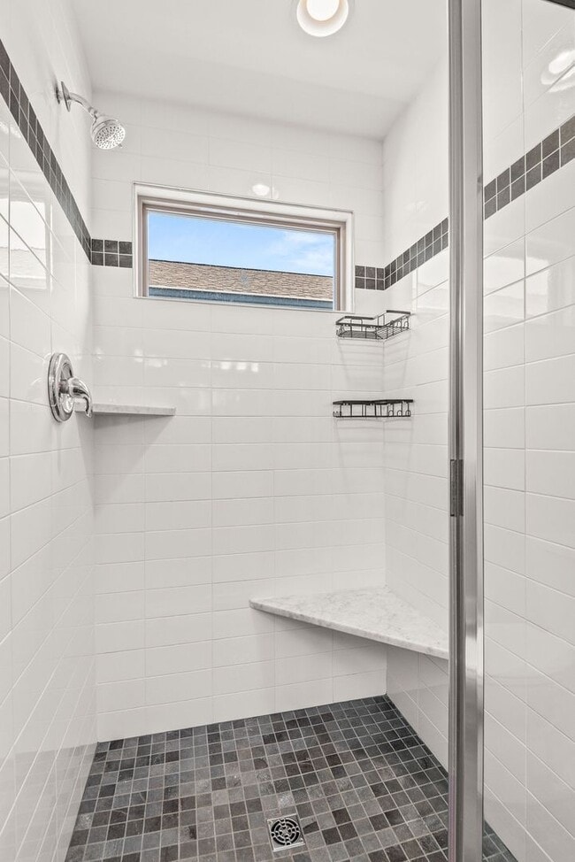 Building Photo - East Nashville Rental!