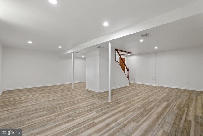 Building Photo - 6609 Bowie Dr