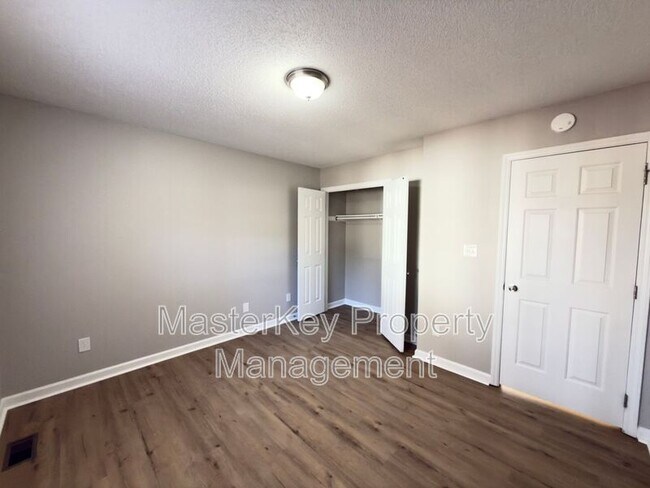 Building Photo - 1101 Amber Acres Ln