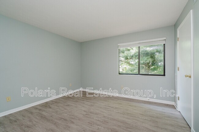 Building Photo - 4540 Village Ct