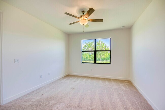 Building Photo - 12555 SW Manatee Marsh Ter
