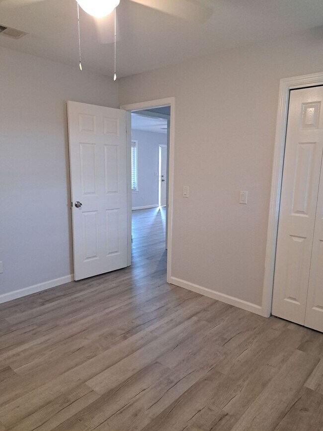 Building Photo - 4828 Grimes St