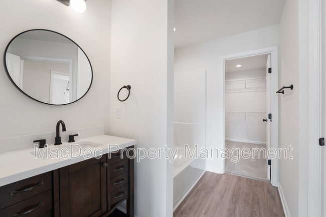 Building Photo - 105 Hillcrest Dr