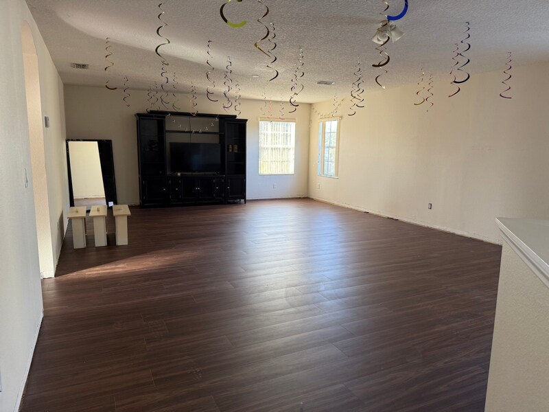 Building Photo - 6530 Lake Pembroke Pl