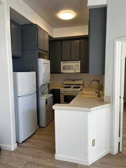 Building Photo - 6140 Monterey Rd