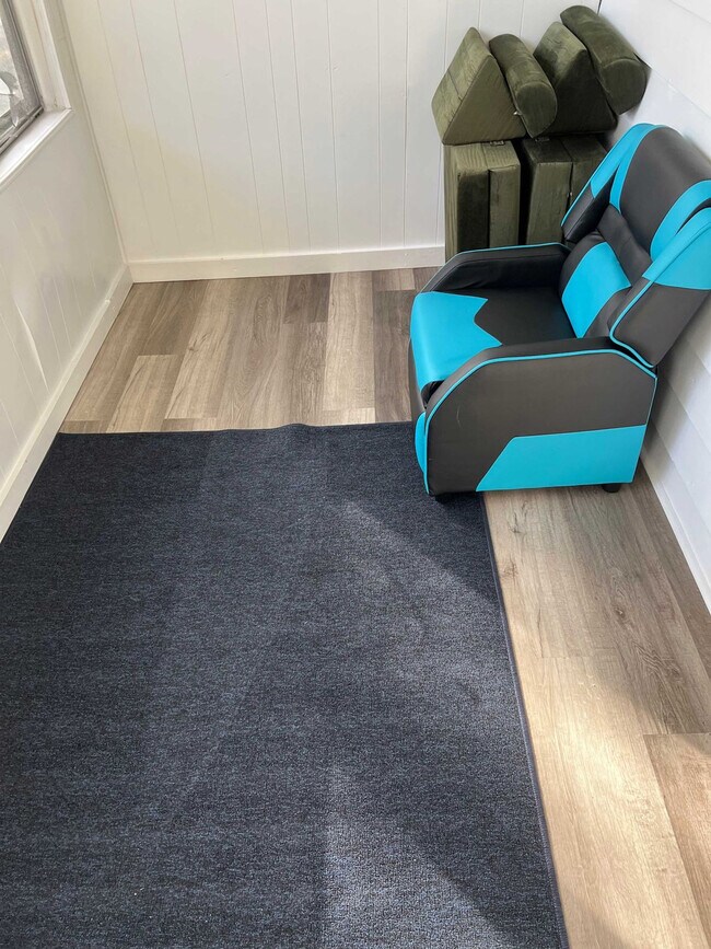 Building Photo - 160 Stafford Ave