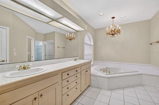 Building Photo - 618 High Point Dr