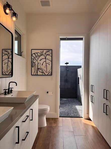 Building Photo - 170 Haniu St