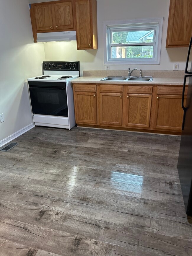 Building Photo - 148 Hannah Pickett First Ave