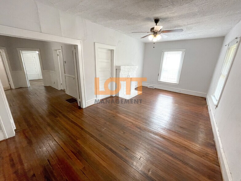 Building Photo - 108 Mulberry St