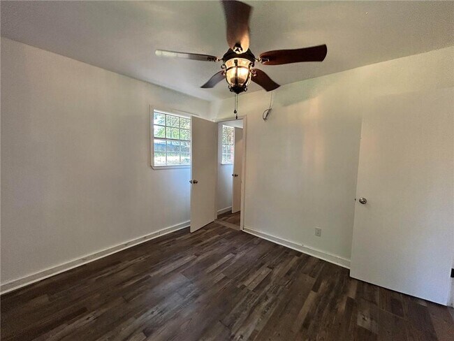Building Photo - 5178 Fairview Highland Dr