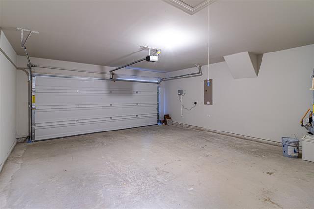 Building Photo - 3004 Teak Dr