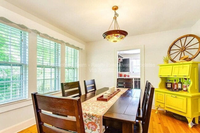 Building Photo - 438 McNabb Ave