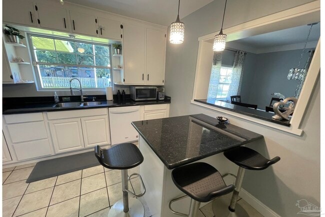 Building Photo - 4950 Martha Ave