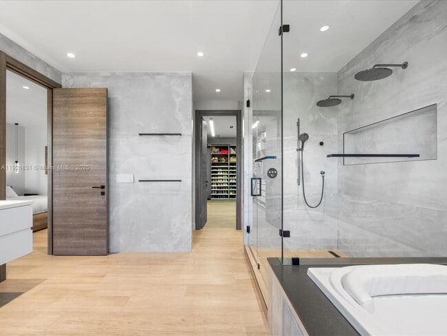 Building Photo - 3753 NE 214th St