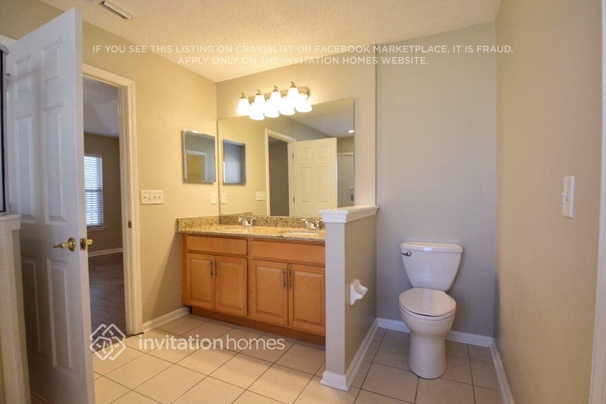 Building Photo - 1335 Ardmore St