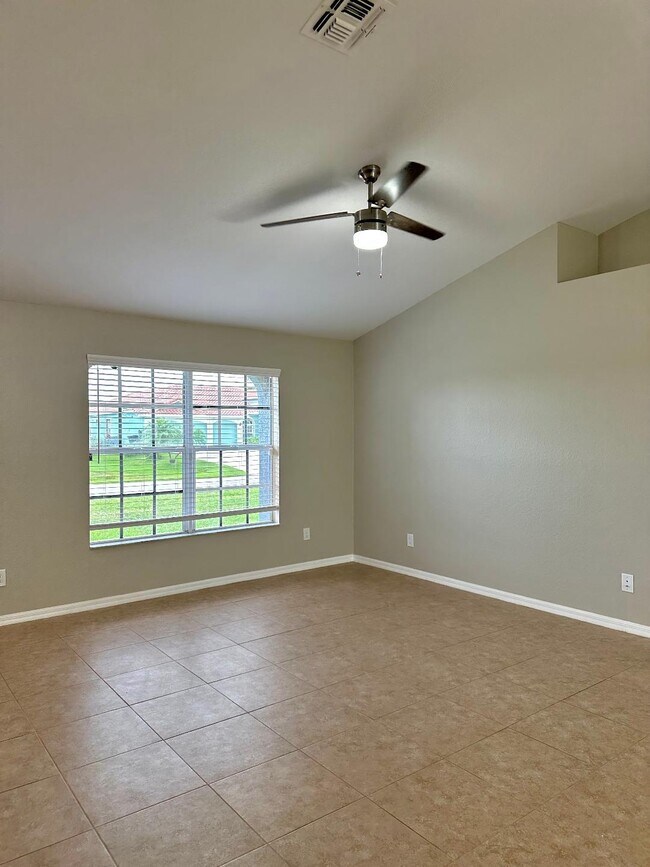 Building Photo - 2931 NW 9th Terrace