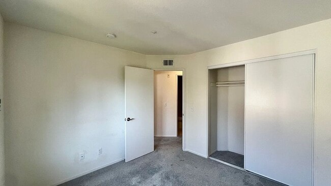 Building Photo - 10206 Wateridge Cir
