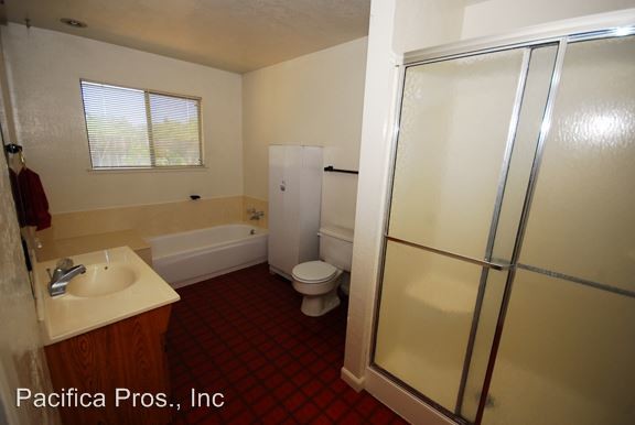 Building Photo - 7521 Kalamazoo Dr