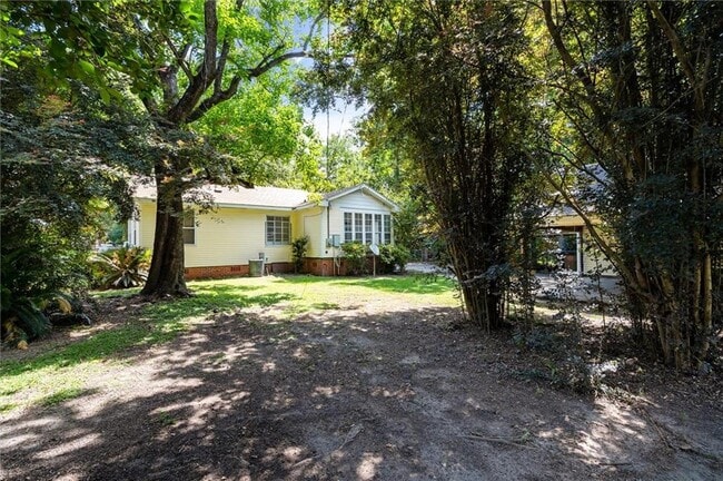 Building Photo - 321 Thornhill Cir